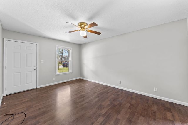 133 E St, Clarksville, TN 37042