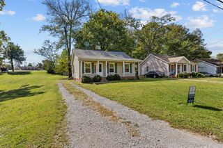 133 E St, Clarksville, TN 37042