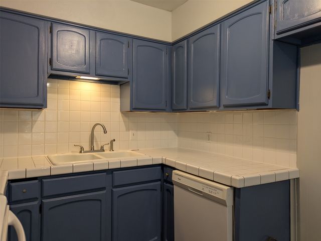 411 Baylor Drive, Arlington, TX 76010