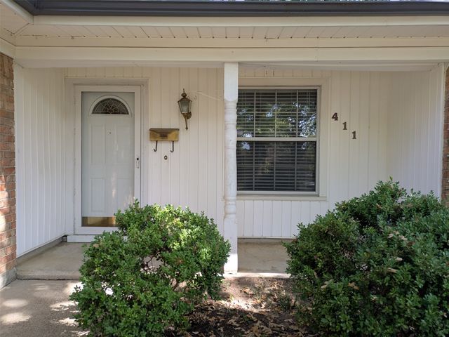 411 Baylor Drive, Arlington, TX 76010