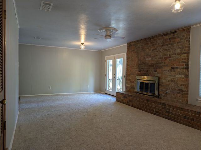411 Baylor Drive, Arlington, TX 76010