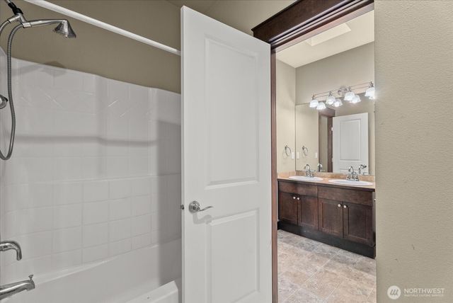 1357 Elma Place NE, Renton, WA 98059
