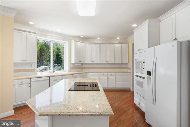 10243 BRITTENFORD DR, Vienna, VA 22182