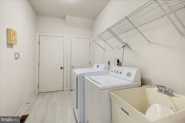 10243 BRITTENFORD DR, Vienna, VA 22182