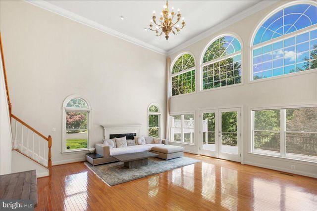 10243 BRITTENFORD DR, Vienna, VA 22182