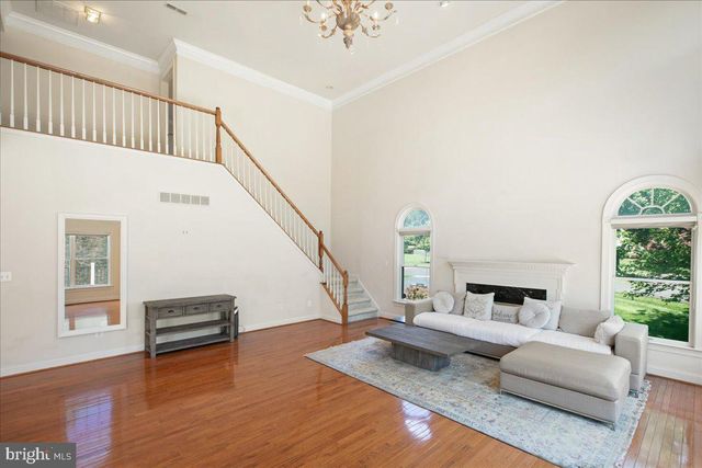 10243 BRITTENFORD DR, Vienna, VA 22182