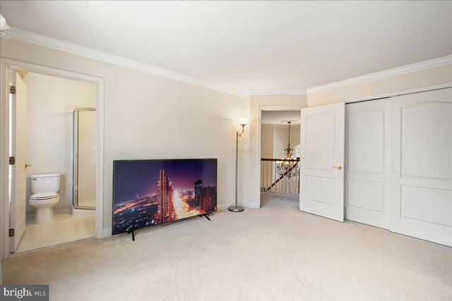 10243 BRITTENFORD DR, Vienna, VA 22182