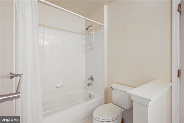 10243 BRITTENFORD DR, Vienna, VA 22182