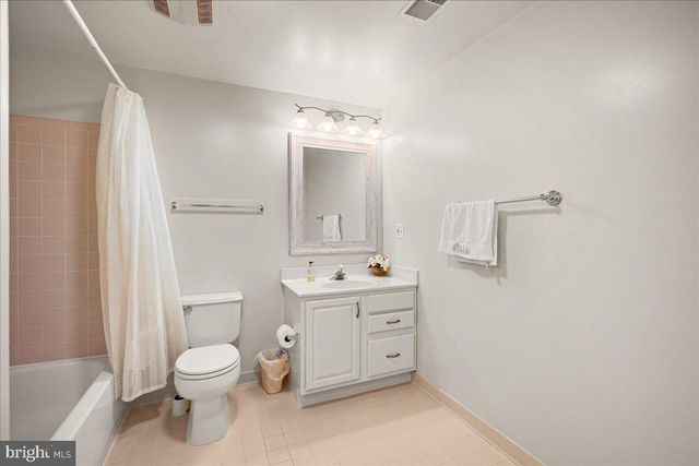 10243 BRITTENFORD DR, Vienna, VA 22182