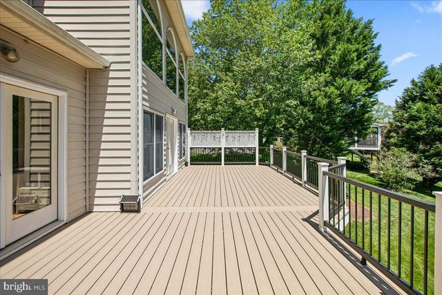 10243 BRITTENFORD DR, Vienna, VA 22182