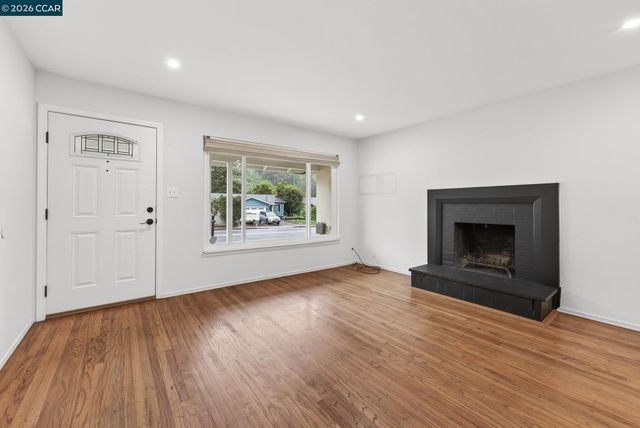 1559 Linda Mar Blvd, Pacifica, CA 94044