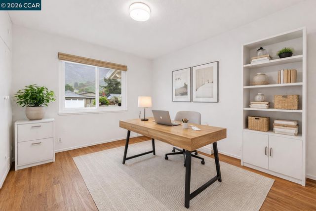 1559 Linda Mar Blvd, Pacifica, CA 94044