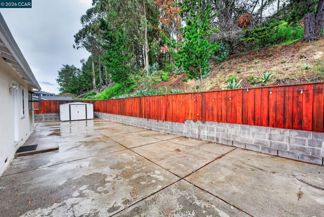 1559 Linda Mar Blvd, Pacifica, CA 94044