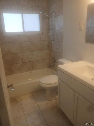 1157 Scott, St Louis, MO 63138