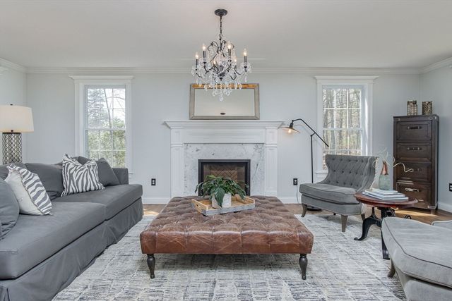 515 Old Dunstable Rd, Groton, MA 01450