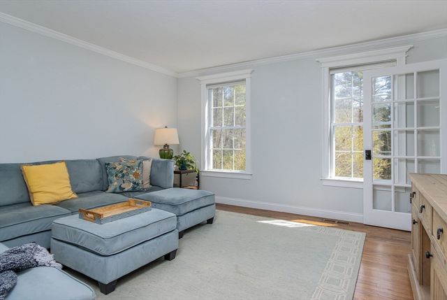 515 Old Dunstable Rd, Groton, MA 01450