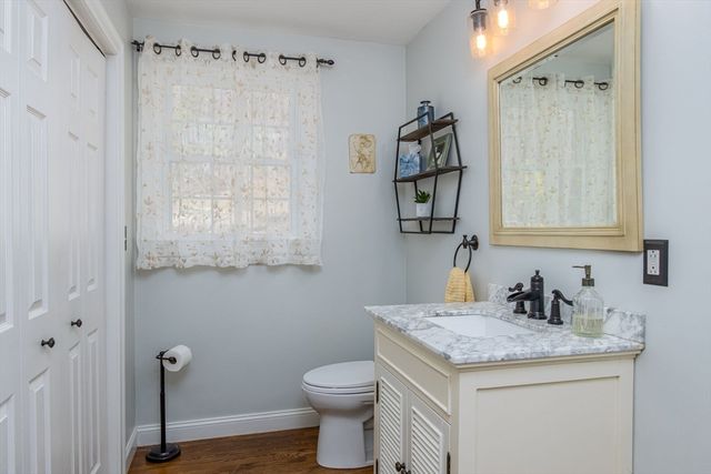 515 Old Dunstable Rd, Groton, MA 01450