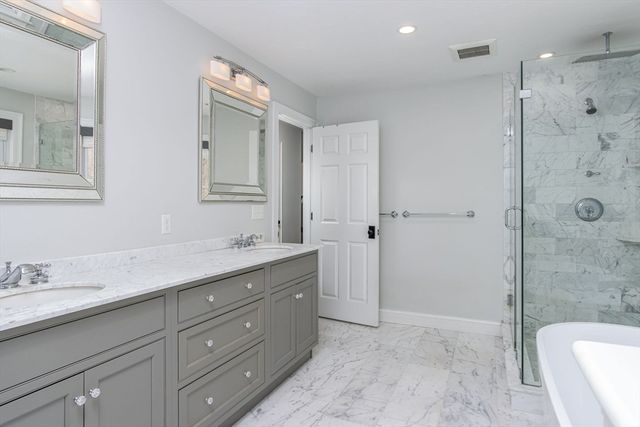 515 Old Dunstable Rd, Groton, MA 01450
