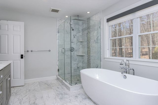 515 Old Dunstable Rd, Groton, MA 01450