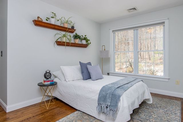 515 Old Dunstable Rd, Groton, MA 01450