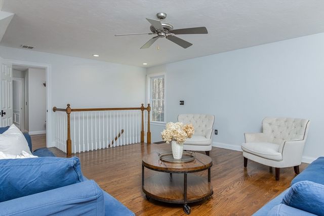 515 Old Dunstable Rd, Groton, MA 01450