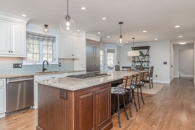 515 Old Dunstable Rd, Groton, MA 01450