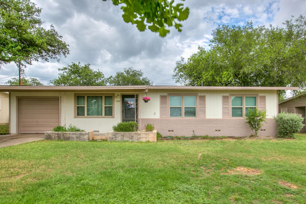 Image 1 of property listing at 2548 A&m Avenue, San Angelo, TX 76904