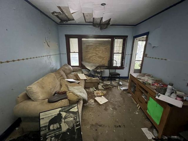 10103 S Aberdeen Street, Chicago, IL 60643