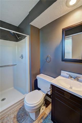 607 NE Karapat Drive, Kansas City, MO 64155