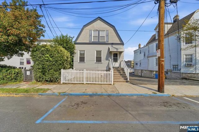 233 Maple Street, Kearny, NJ 07032