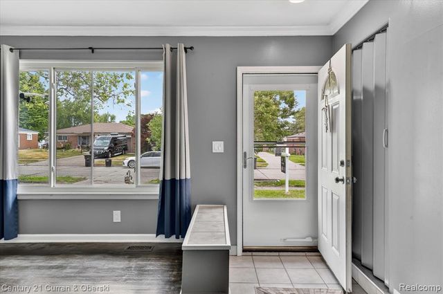 35669 Hees Street, Livonia, MI 48150