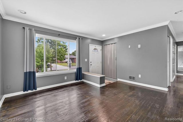 35669 Hees Street, Livonia, MI 48150