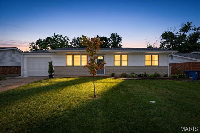 3064 Sedan Drive, St Louis, MO 63125