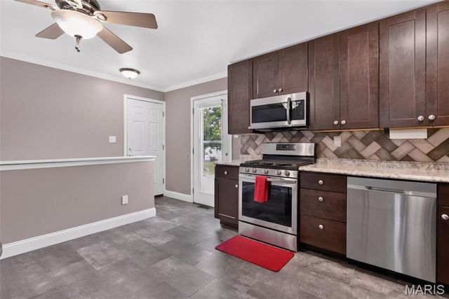 3064 Sedan Drive, St Louis, MO 63125