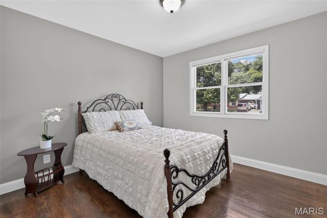 3064 Sedan Drive, St Louis, MO 63125