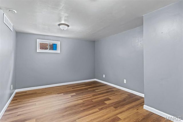 3064 Sedan Drive, St Louis, MO 63125