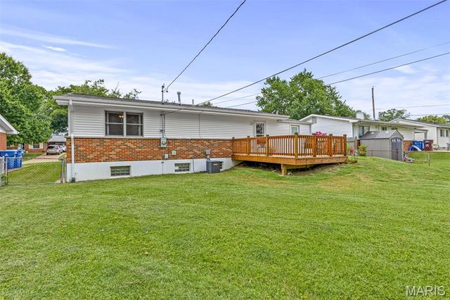 3064 Sedan Drive, St Louis, MO 63125