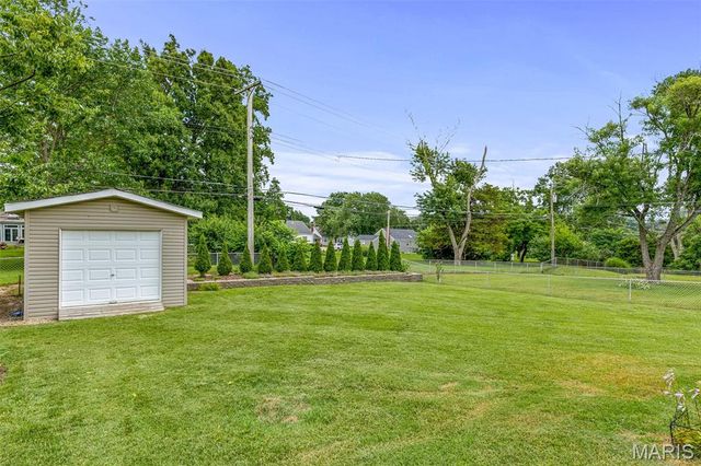 3064 Sedan Drive, St Louis, MO 63125