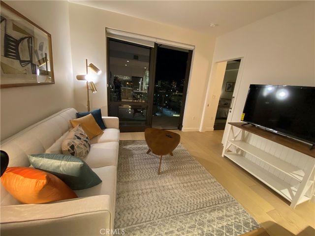 400 S Broadway 1804, Los Angeles, CA 90013