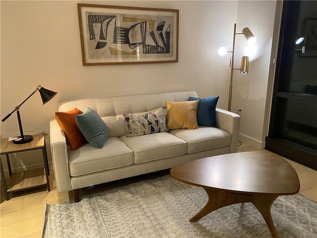 400 S Broadway 1804, Los Angeles, CA 90013