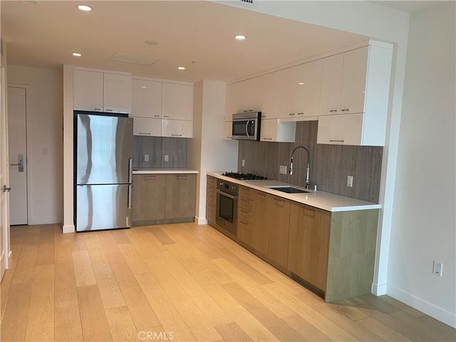400 S Broadway 1804, Los Angeles, CA 90013