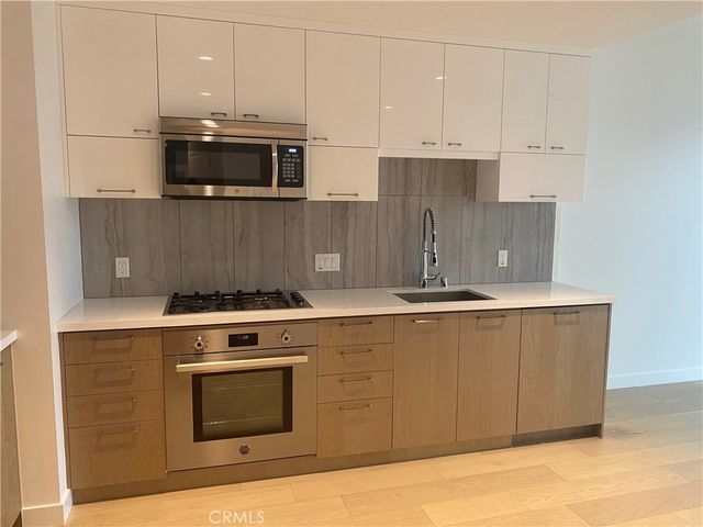 400 S Broadway 1804, Los Angeles, CA 90013