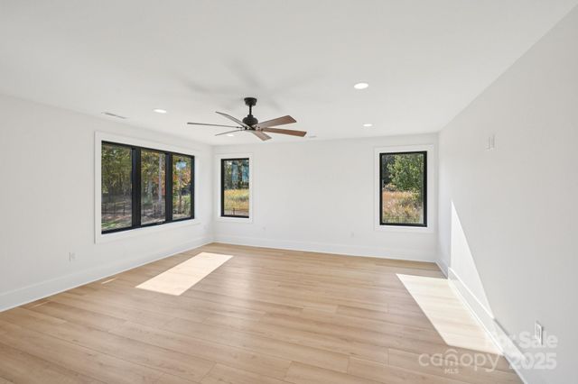 118 Winners Circle, Mooresville, NC 28117