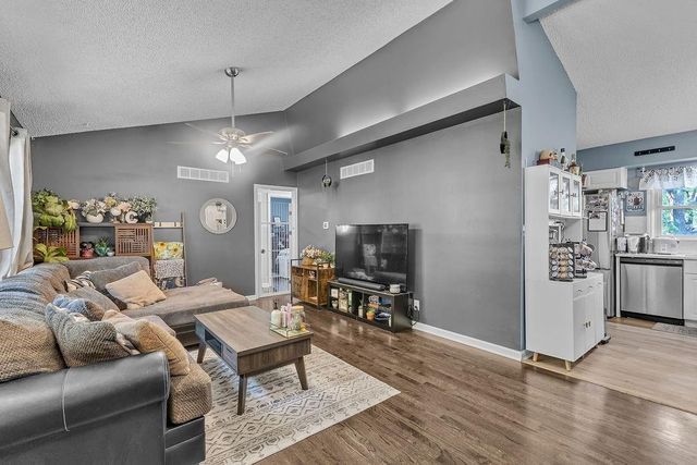 7414 Park Forest Lane, Kansas City, MO 64152