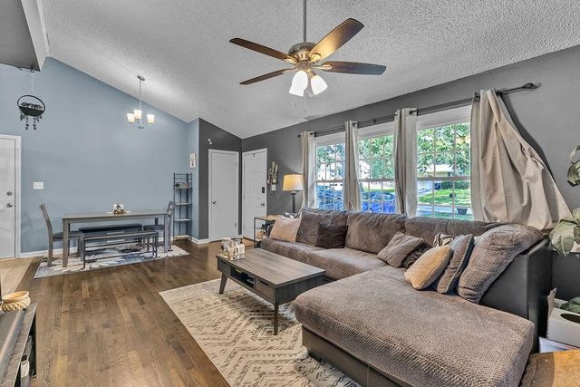 7414 Park Forest Lane, Kansas City, MO 64152