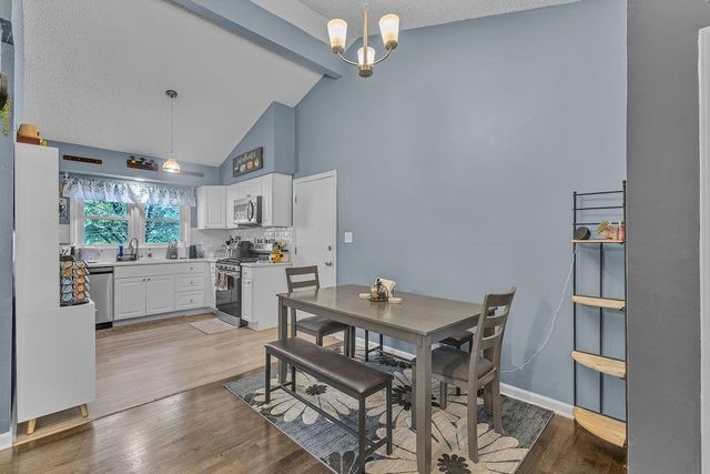 7414 Park Forest Lane, Kansas City, MO 64152