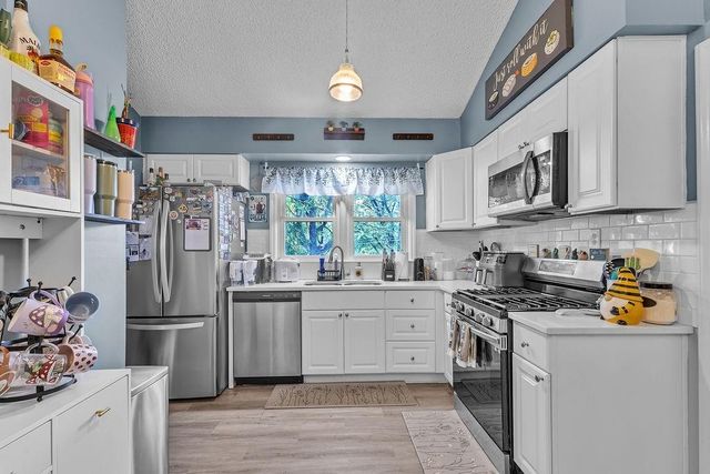 7414 Park Forest Lane, Kansas City, MO 64152