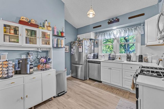 7414 Park Forest Lane, Kansas City, MO 64152