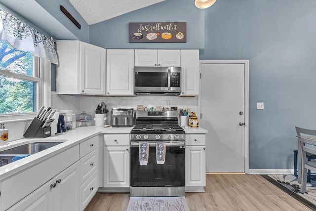 7414 Park Forest Lane, Kansas City, MO 64152