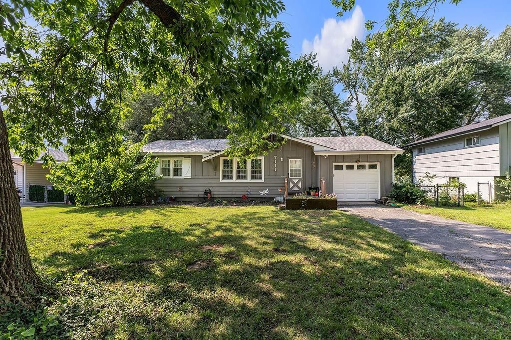 7414 Park Forest Lane, Kansas City, MO 64152